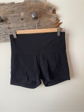 Aritzia TNA FigureForm Eternity Hi-Rise Short